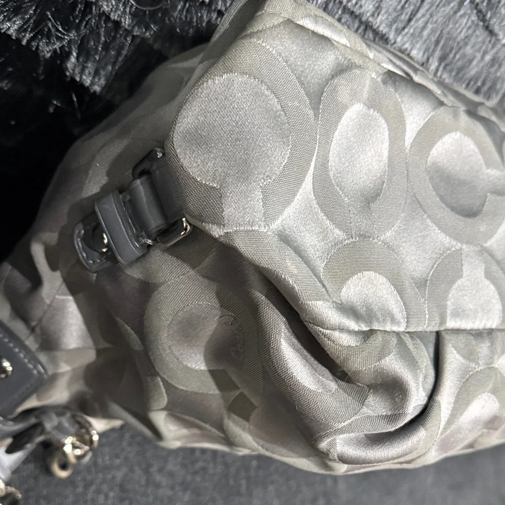 Coach Silver Gray Signature Chain-Trim Shoulder Bag - Picture 5 of 8